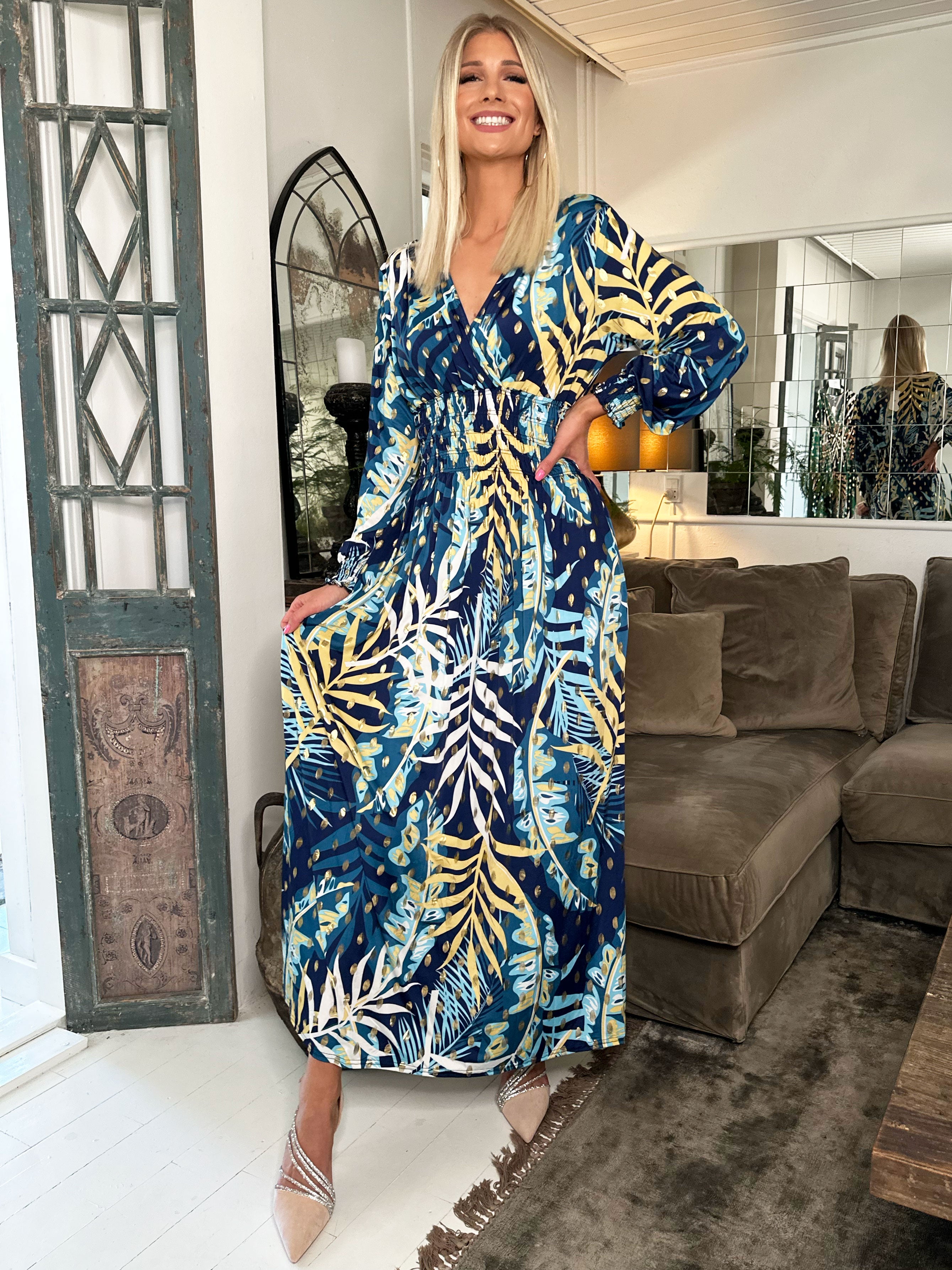 Pams Forest L/S - Lång elastisk klänning i skrynkelfritt tyg med långa ärmar